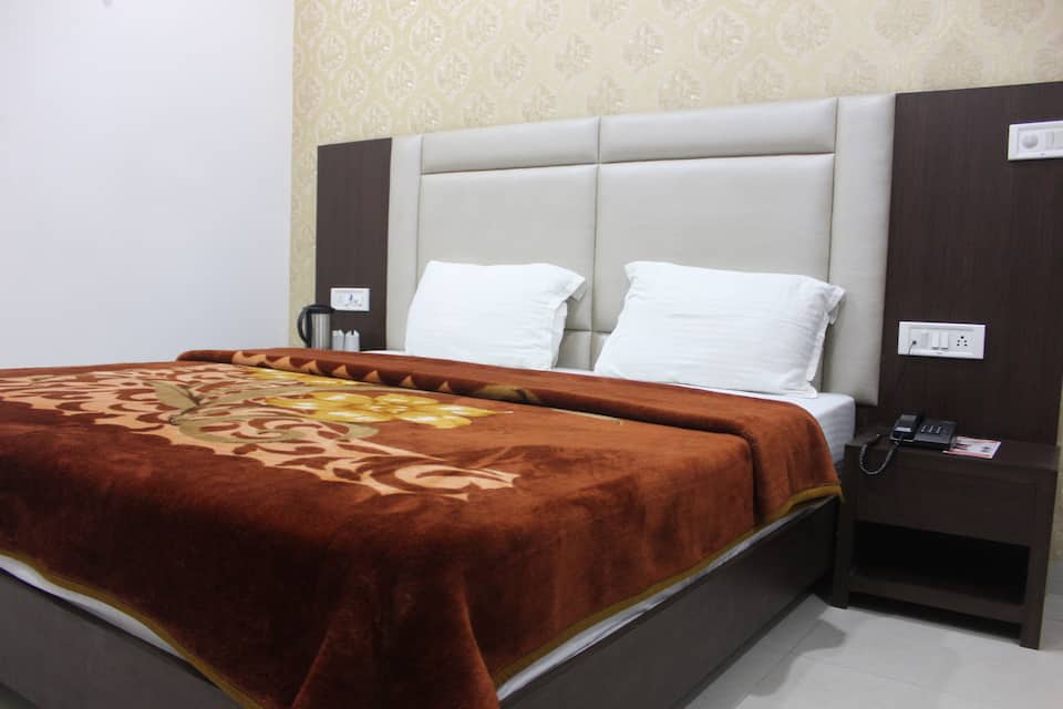 Deluxe Double Bedroom